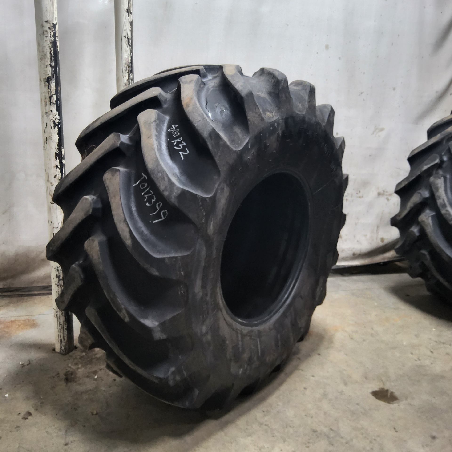 Used800/65R32 Firestone Radial All Traction DT R-1W Agricultural Tires ...