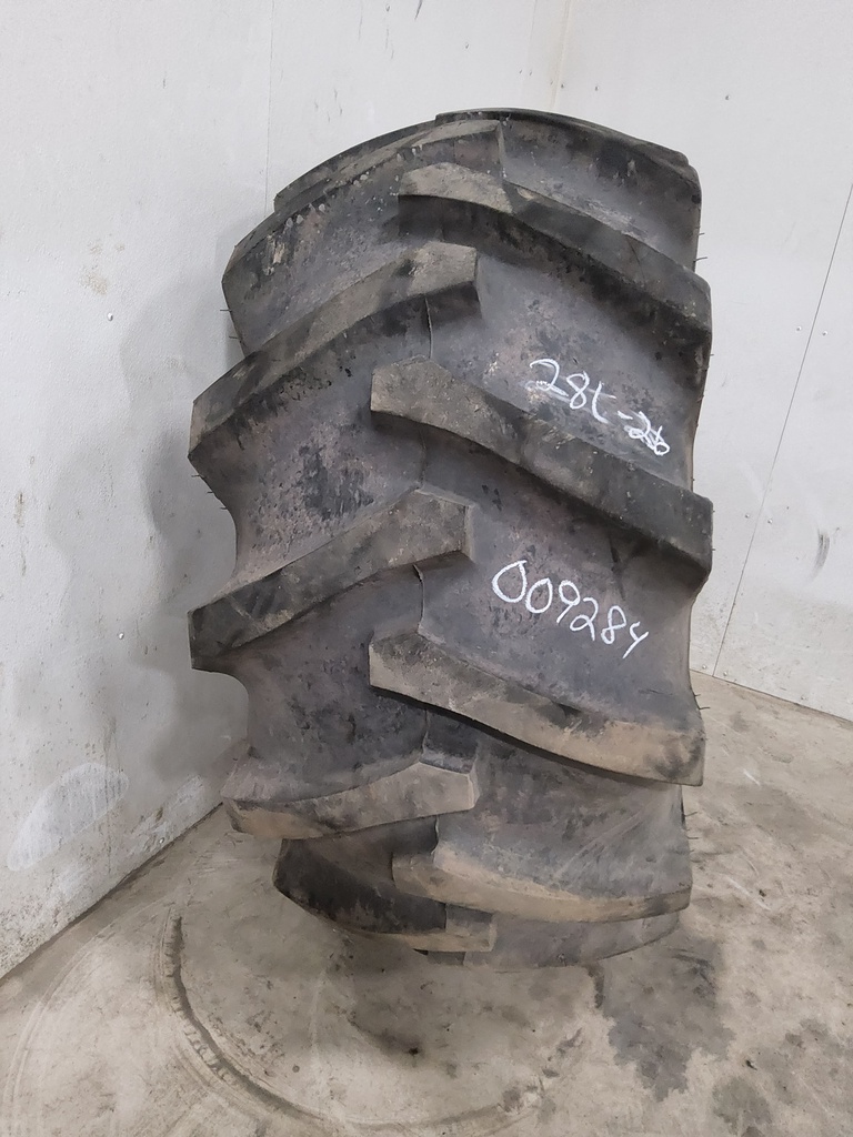 28/L-26 Goodyear Farm Logger Lug III LS-2 , L (20 Ply)