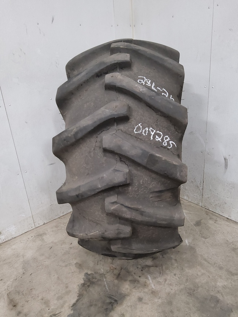 28/L-26 Goodyear Farm Logger Lug III LS-2 , L (20 Ply)