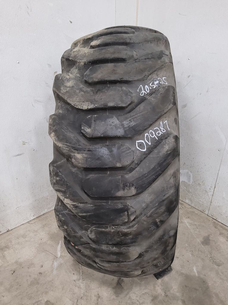 20.5/-25 Goodyear Farm SGL D/L-2A E-3/L-3 , F (12 Ply) 75%