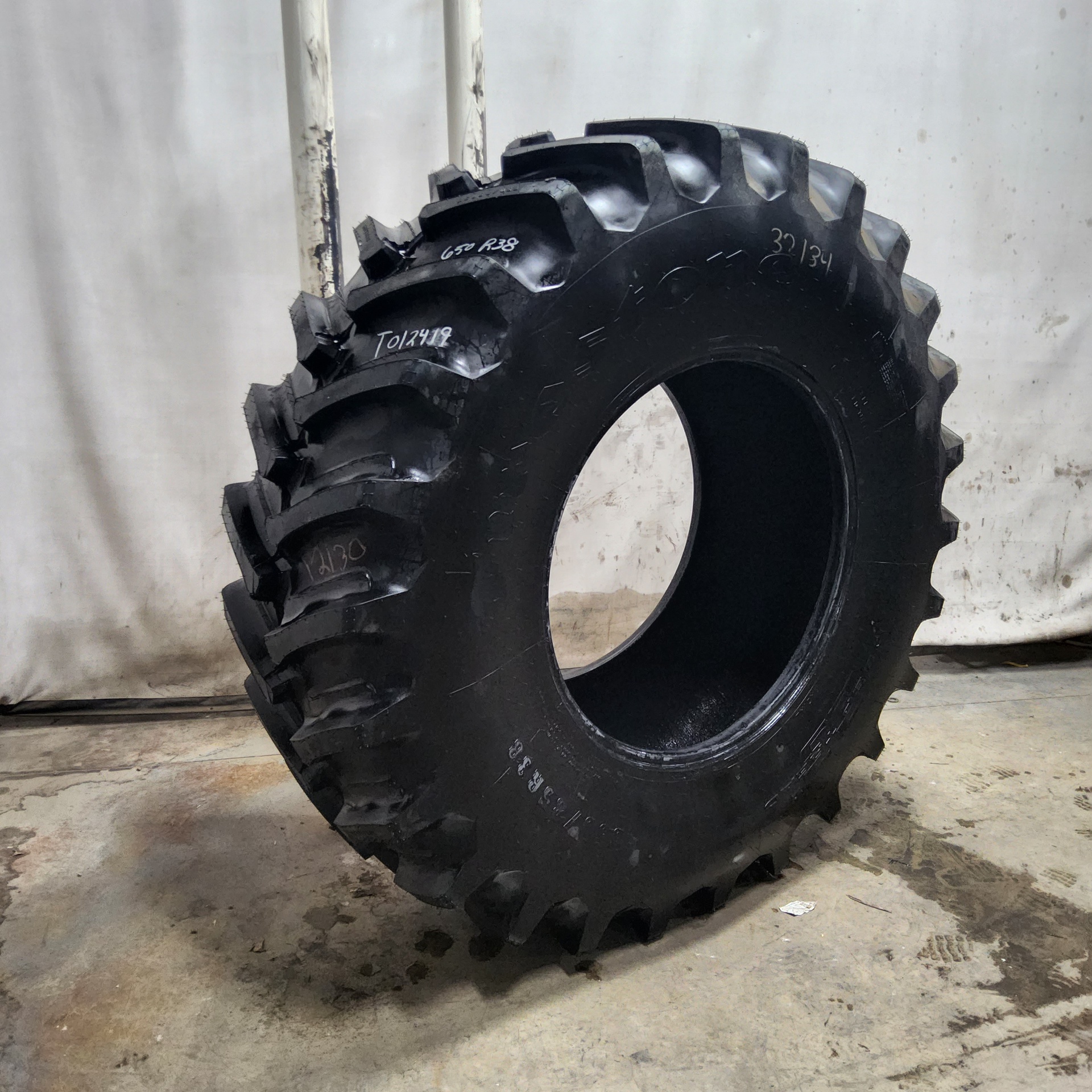 Used650/85R38 Firestone Radial Deep Tread 23 R1W Agricultural Tires for Sales NTS Tire Supply