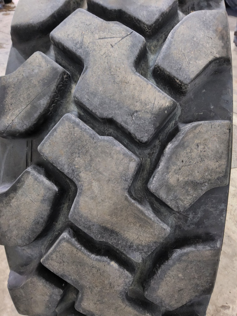 400/75-28 BKT Tires 172A2/155B, H (16 Ply)