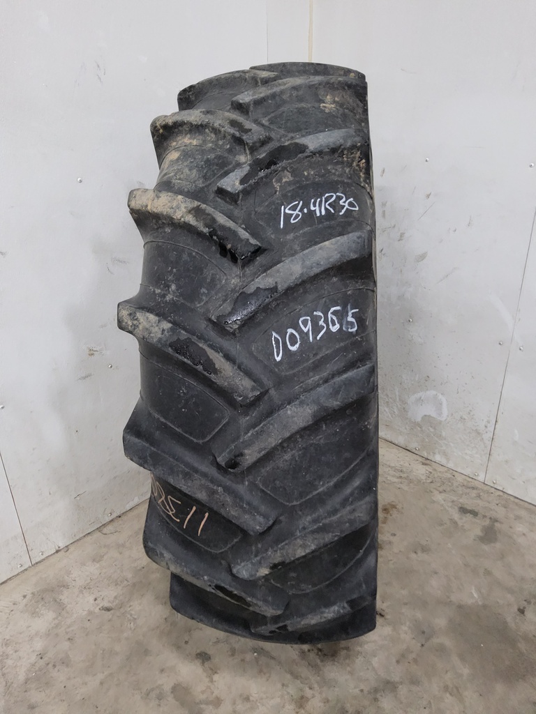 18.4/R30 Titan Farm Hi Power Lug Radial R-1 143B 55%