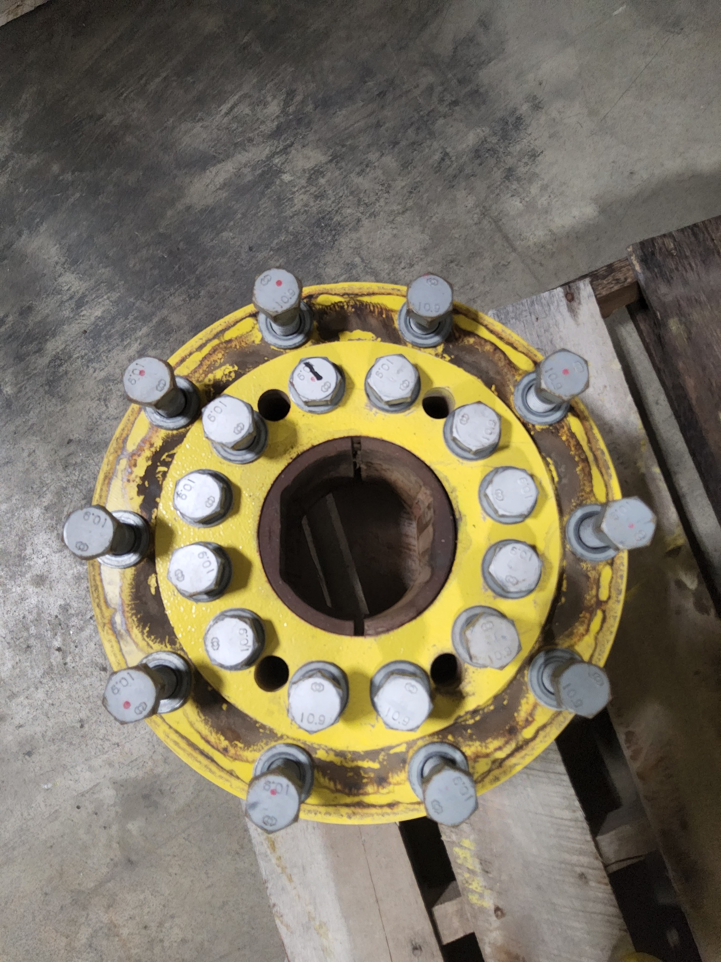 Used 10 Bolt WedgLok OE Style Wedge Lock Hubs for Sales NTS Tire