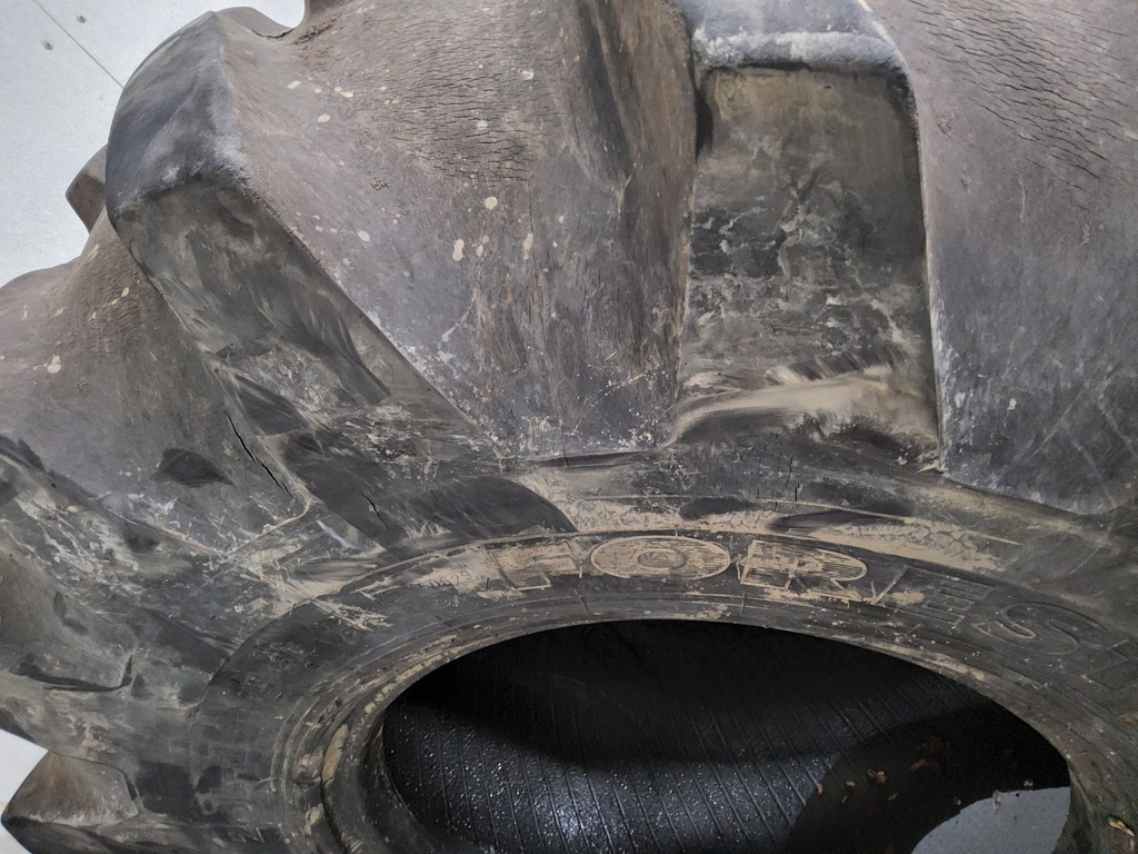 28/L-26 Nokian Forest King TRS LS-2 173A6, O (26 Ply) 75%