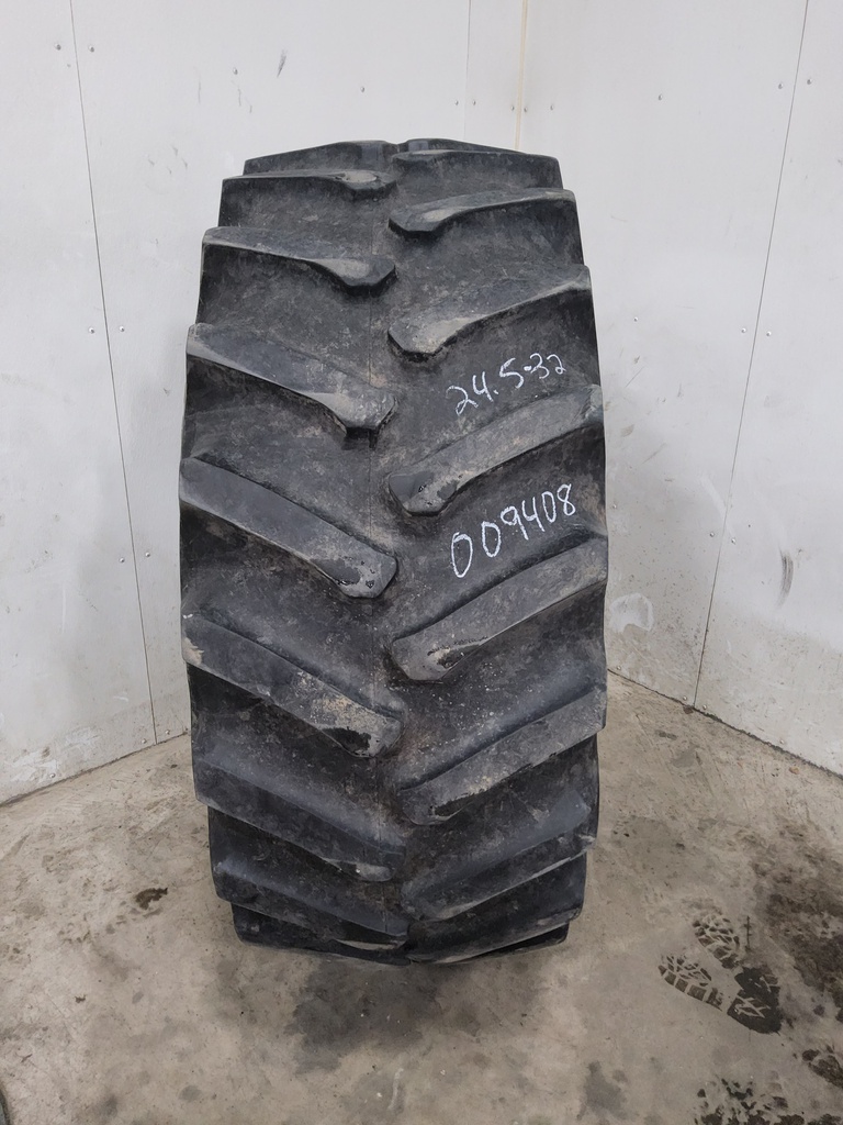 24.5/-32 Firestone Super All Traction 23 R-1 , E (10 Ply) 90%