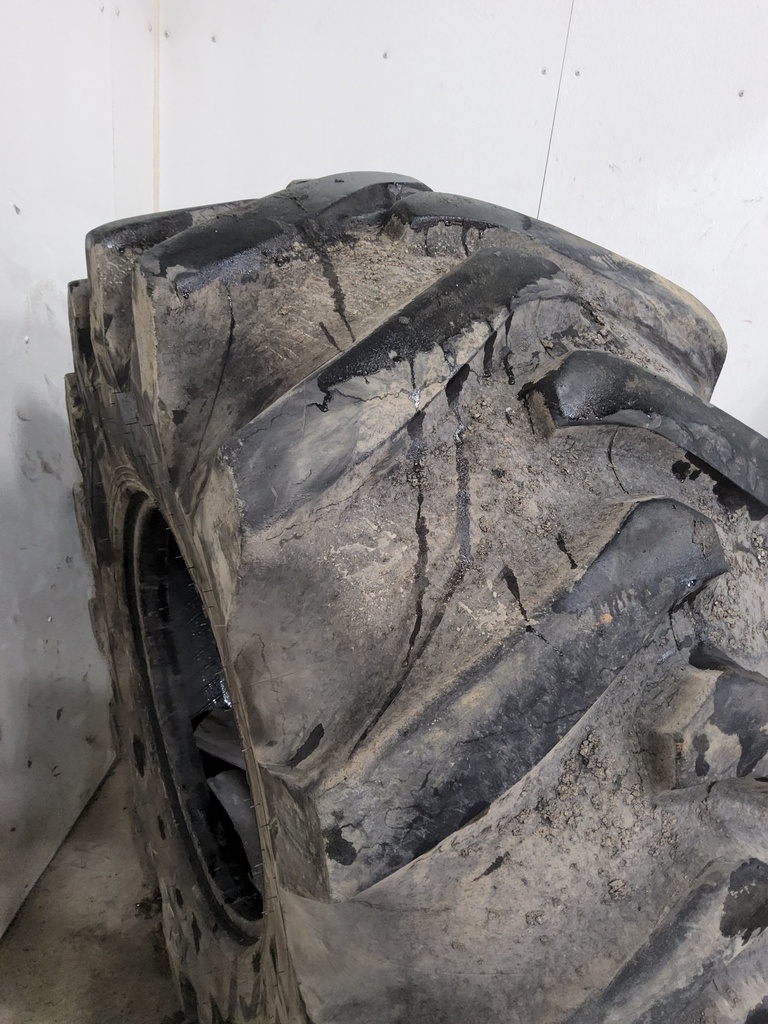 28/L-26 Nokian Forest King TRS LS-2 173A6, O (26 Ply) 55%