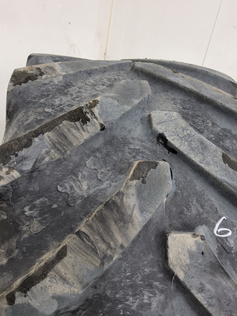 600/65R28 BKT Tires Agrimax RT 657 R-1W 157A8 35%