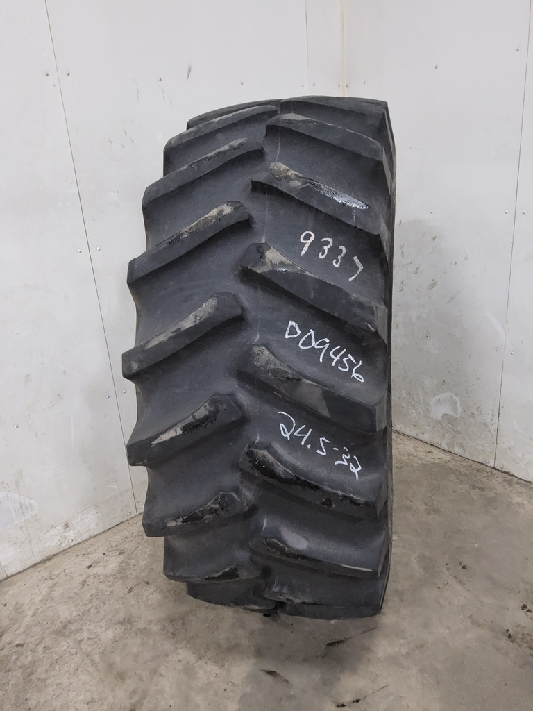 24.5/-32 Firestone Super All Traction 23 R-1 , F (12 Ply) 90%