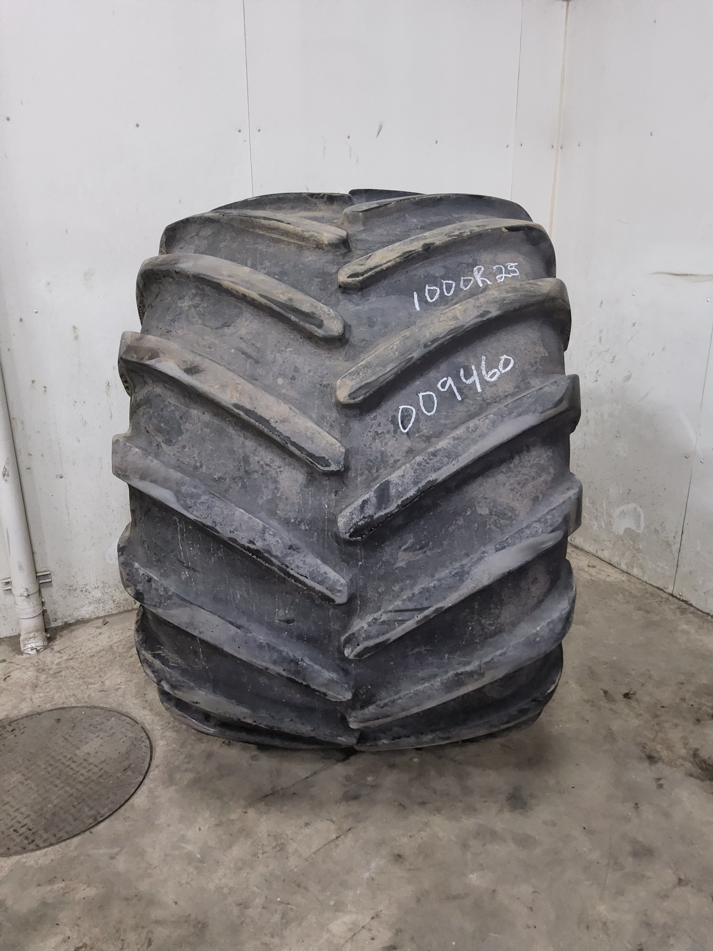 Used1000/50R25 Michelin MegaXBib 2 R1W Agricultural Tires for Sales