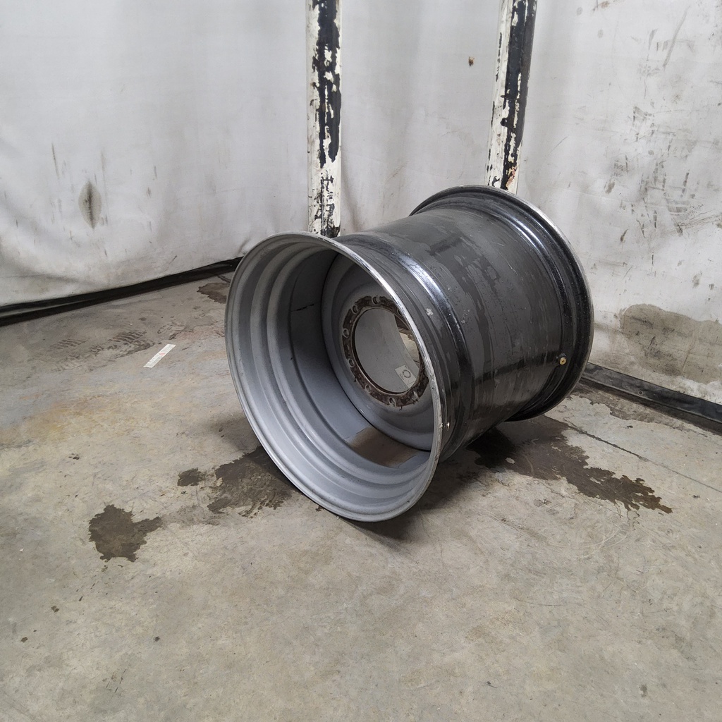 30"W x 32"D, Case IH Silver Mist 10-Hole Formed Plate