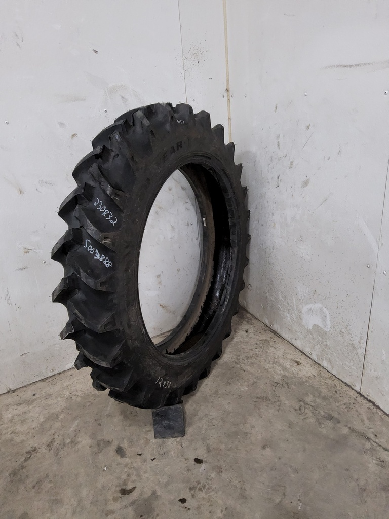 230/95R32 Goodyear Farm DT900 Radial R-1W 140A8 99%