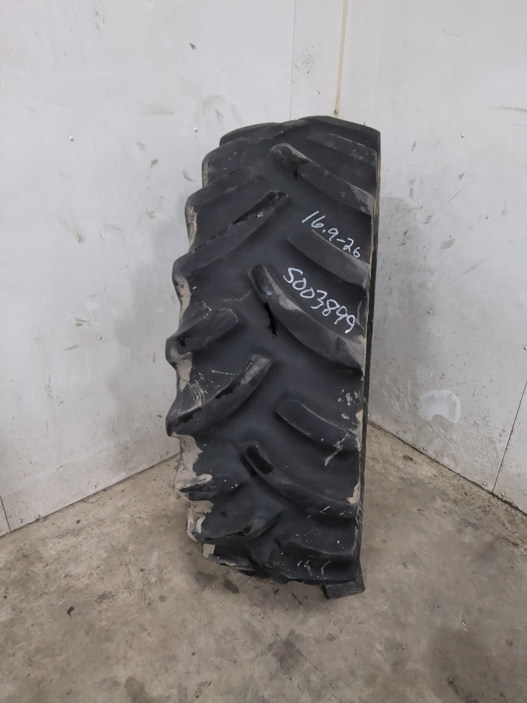 16.9/-26 Titan Farm Hi Traction Lug R-1 , C (6 Ply) 75%