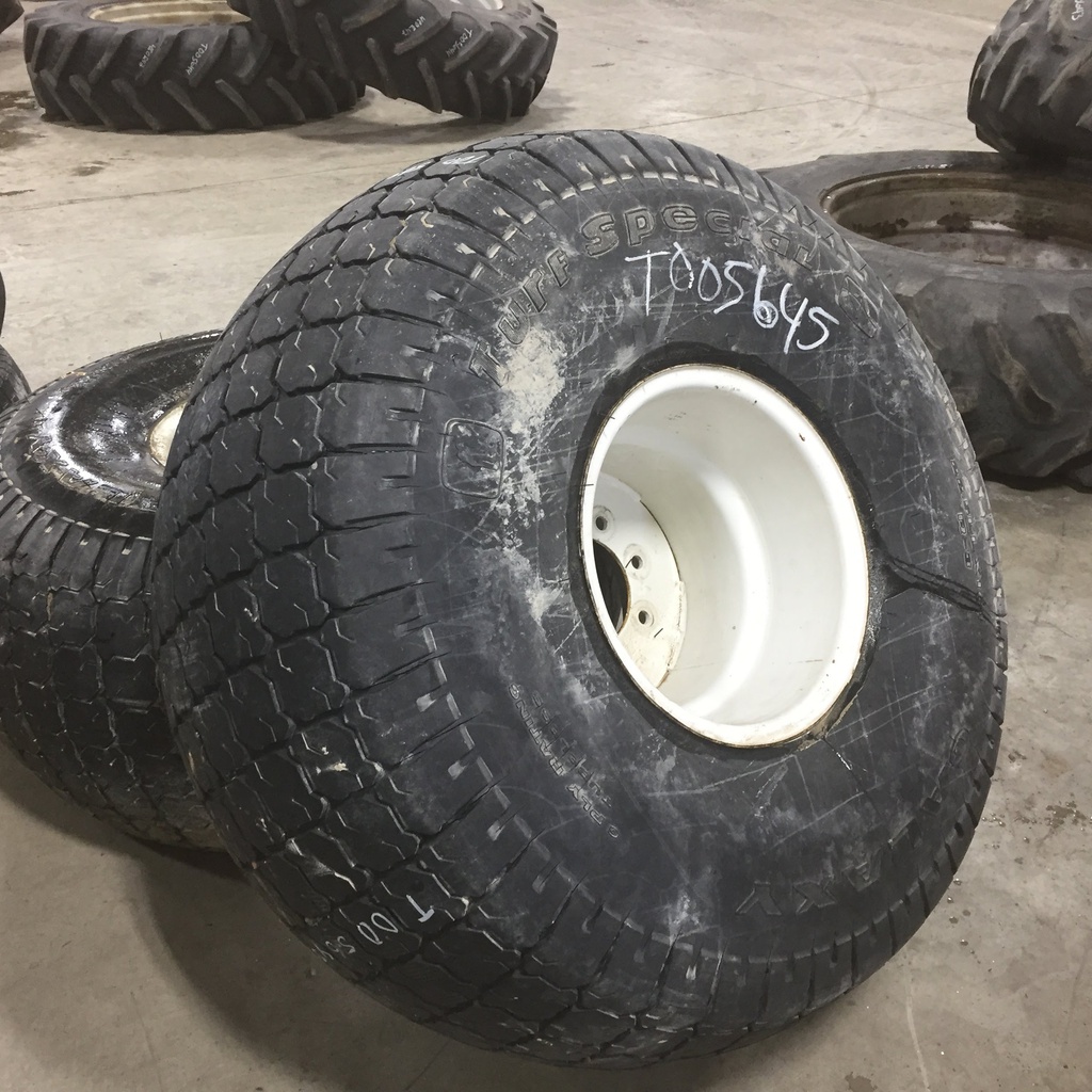 22.5/LL-16.1 Galaxy Turf Special R-3 on New Holland White 8-Hole Flat Plate 65%