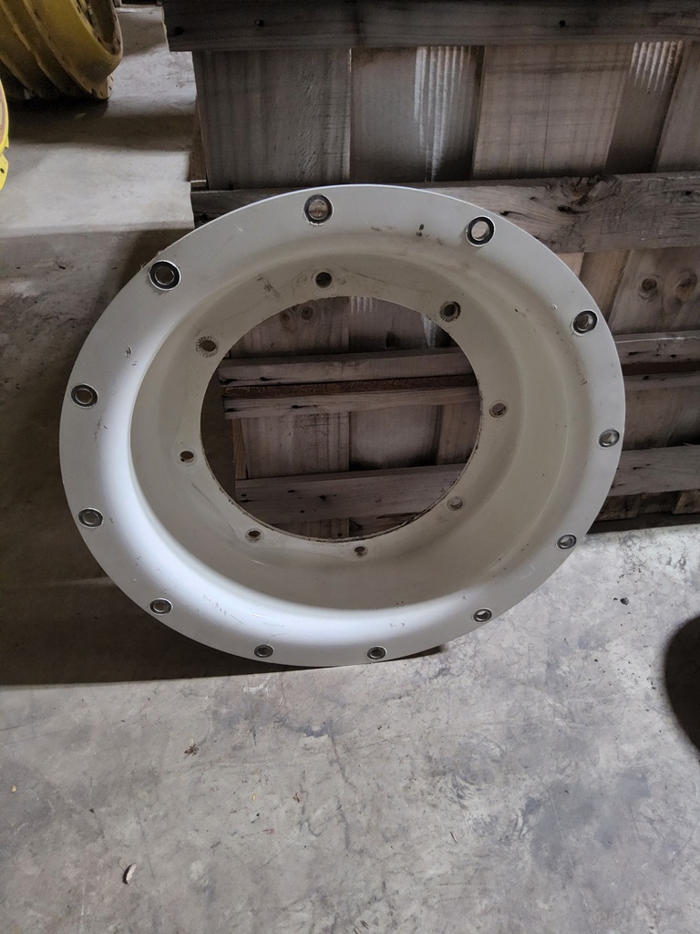 8-Hole Stub Disc Center for 30" Rim, New Holland White