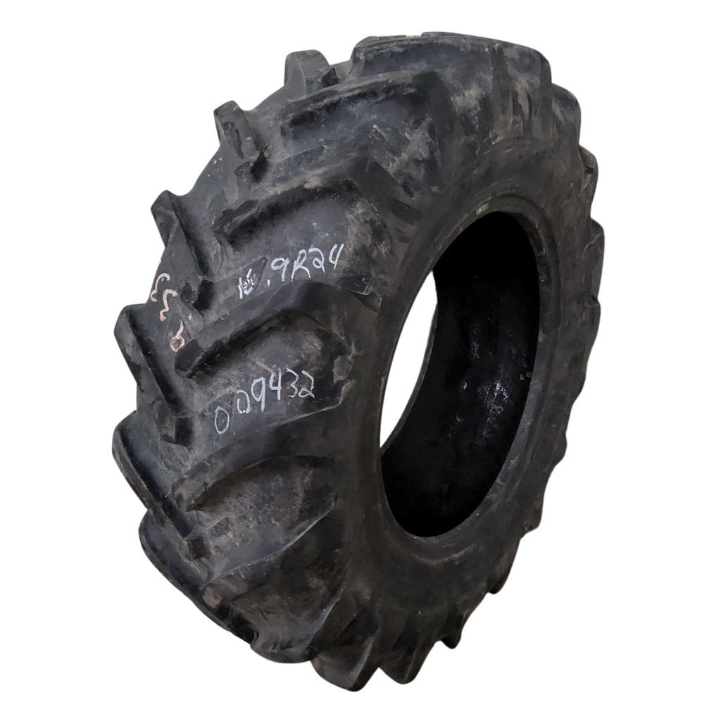 13.6/R28 Michelin AgriBib R-1W 123B 65%