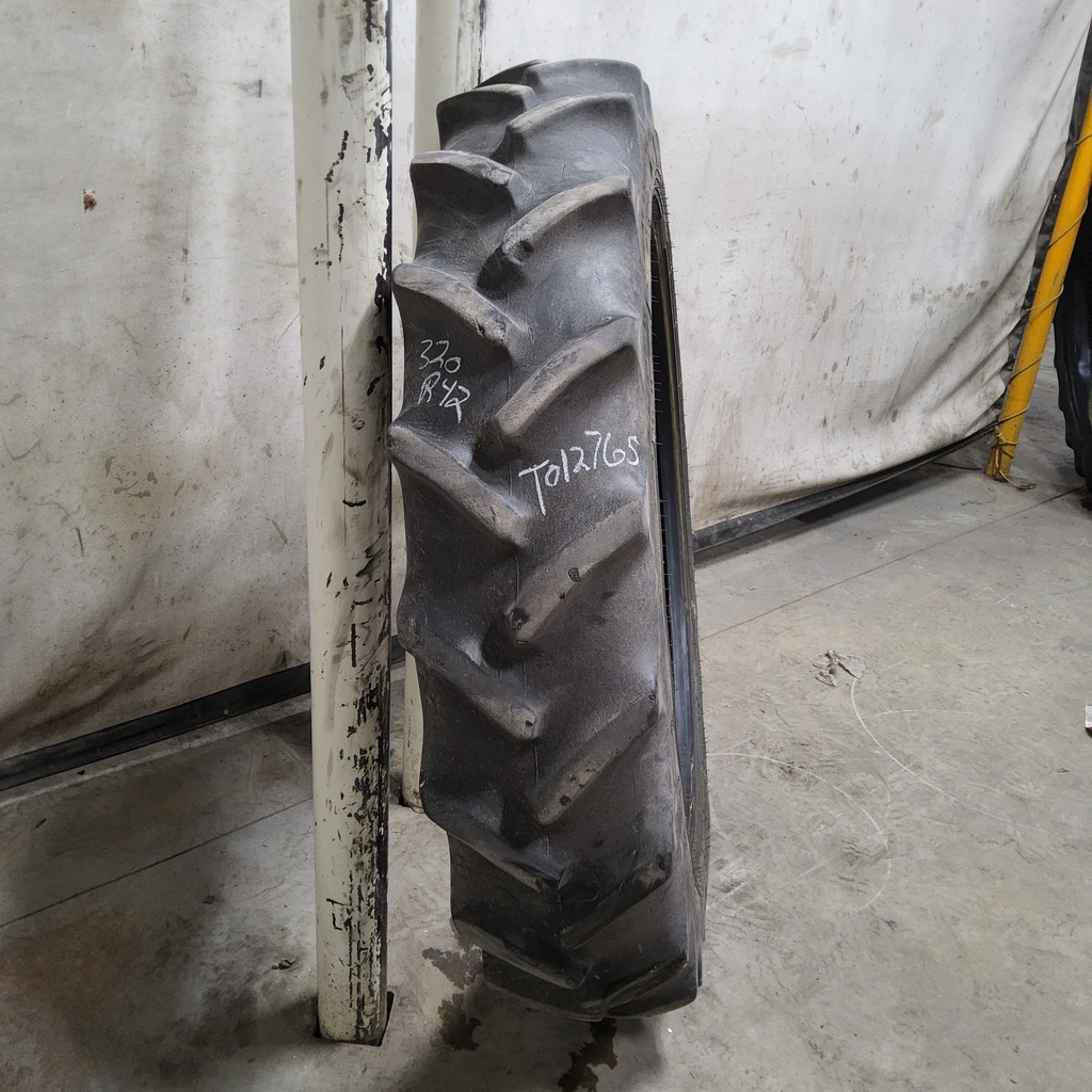 320/80R42 Goodyear Farm DT800 Super Traction R-1W 141B 70%