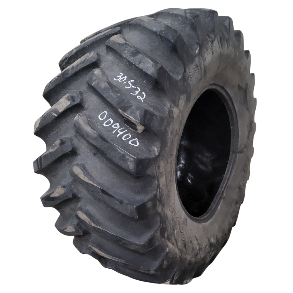 30.5/L-32 Firestone Super All Traction 23 R-1 , E (10 Ply) 90%