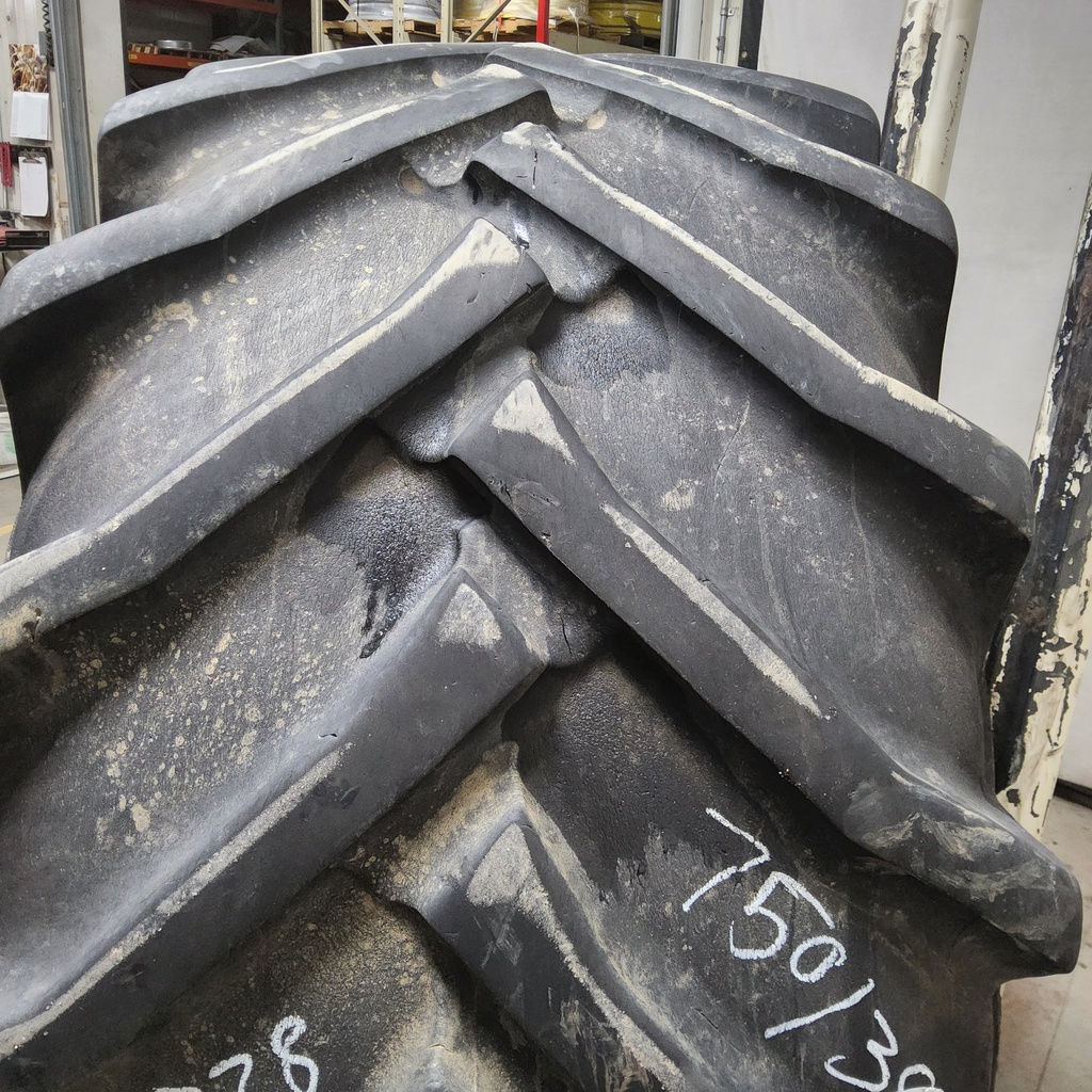 750/65-38 Trelleborg Twin 414 R-1 A8, D (8 Ply)