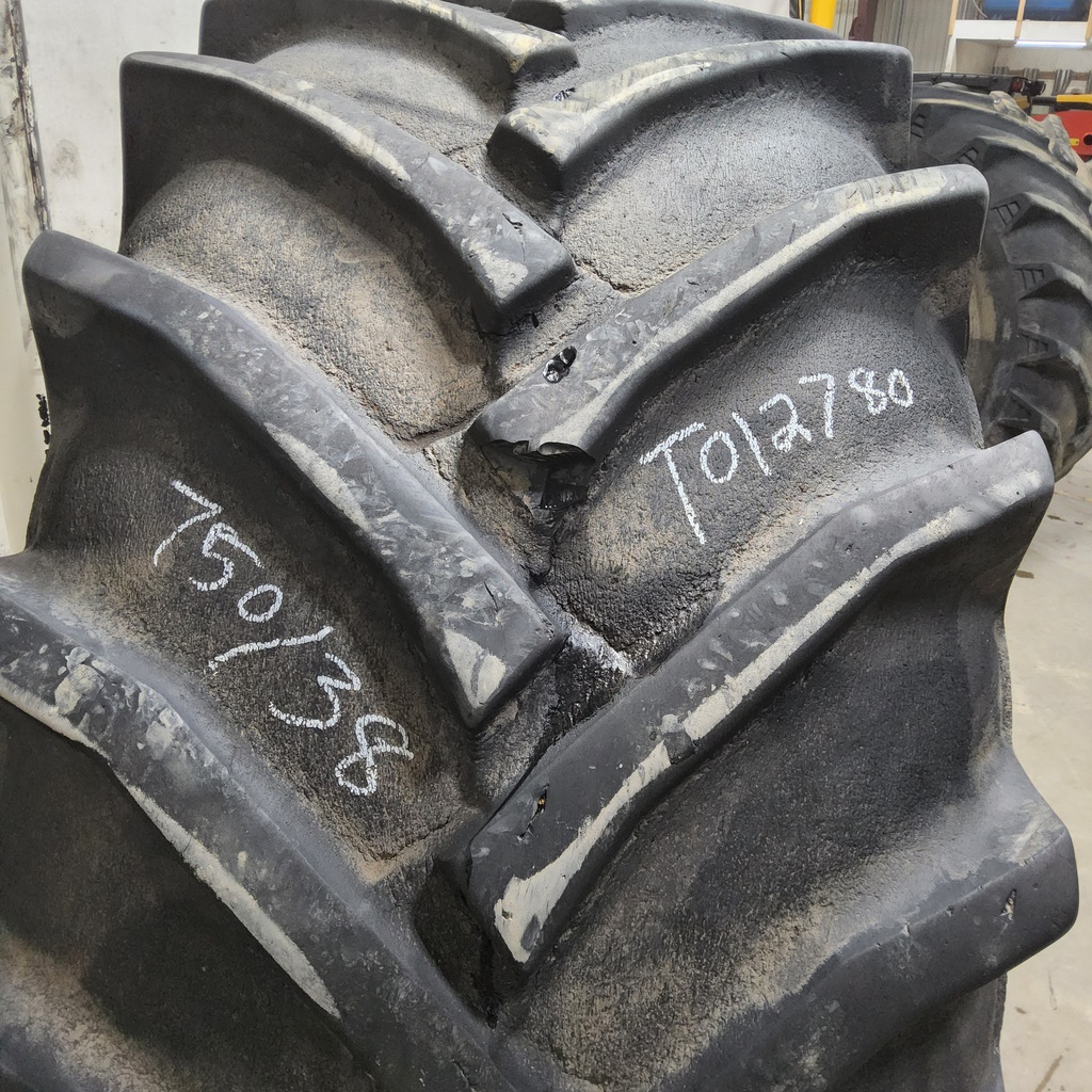 750/65-38 Trelleborg Twin 414 R-1 A8, D (8 Ply)