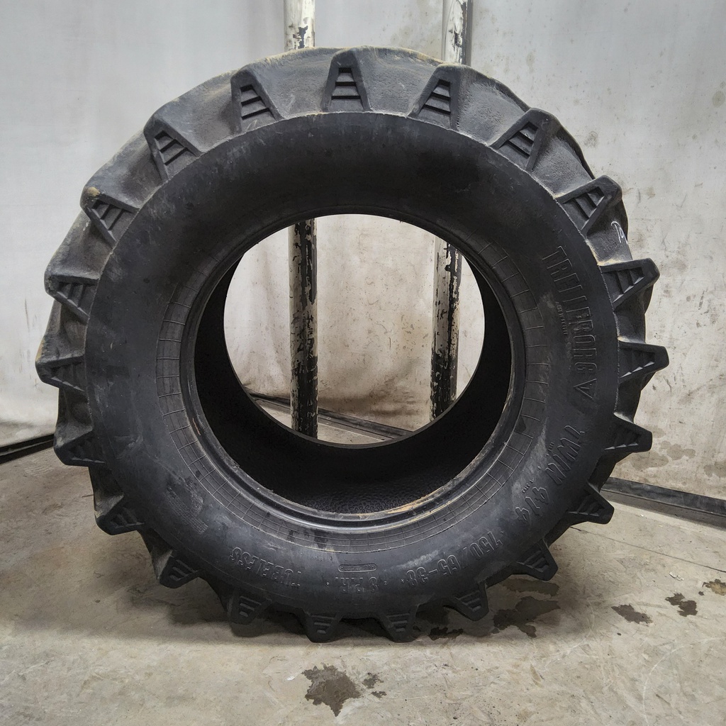 750/65-38 Trelleborg Twin 414 R-1 A8, D (8 Ply)