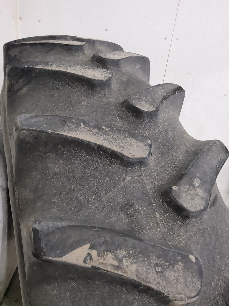 14.9/R46 Firestone Radial All Traction 23 R-1 142B, E (10 Ply) 55%