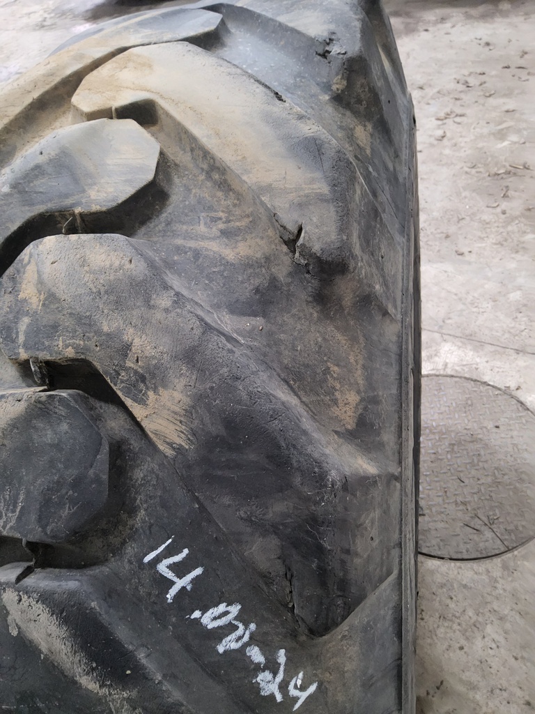 14.00/-24 Goodyear SGG-2A Grader SL  G-2 , F (12 Ply) 70%