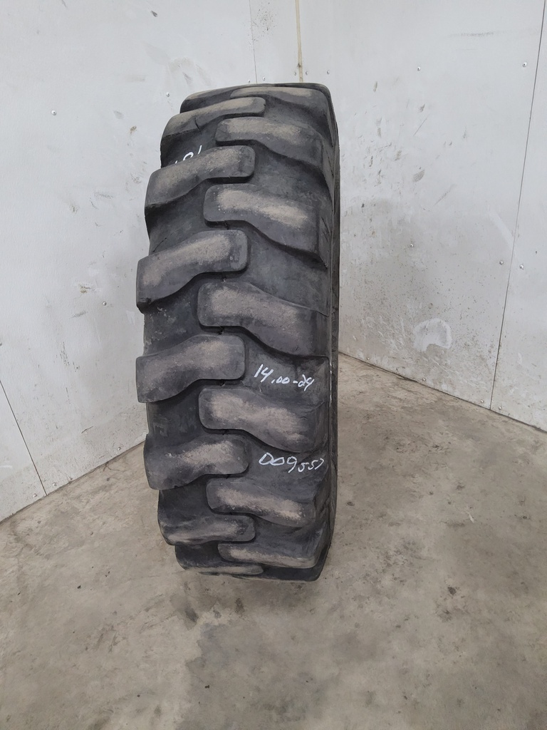 14.00/-24 CATERPILLAR G-2 , F (12 Ply)