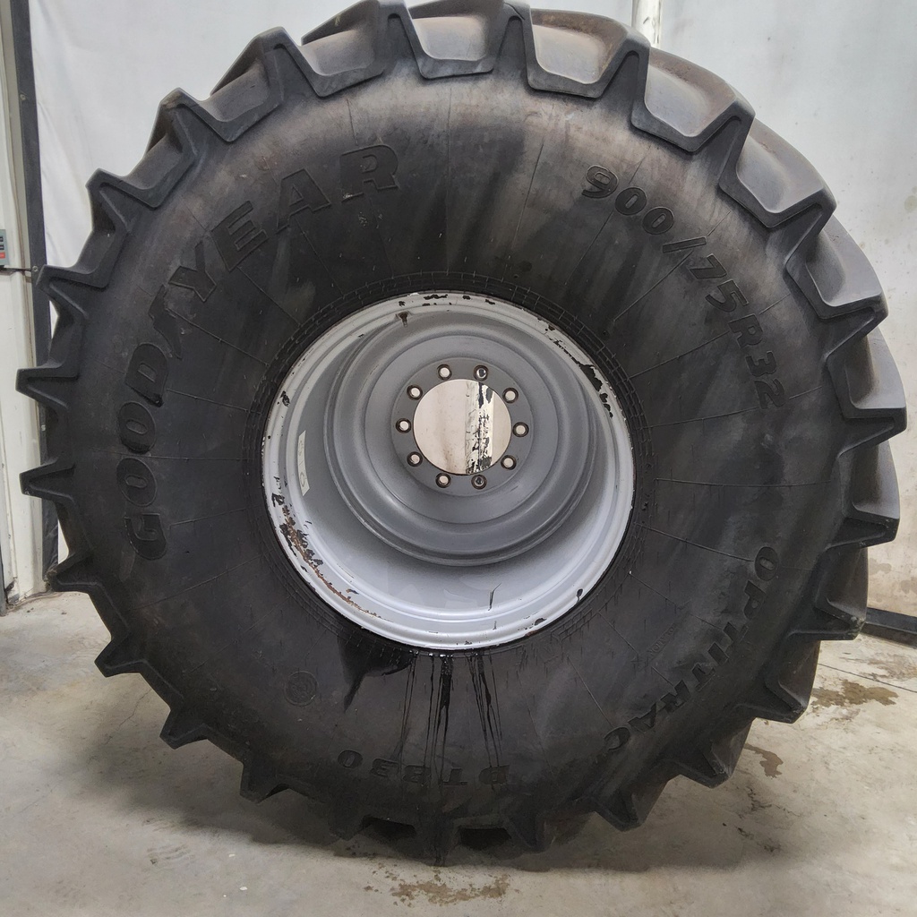 900/75R32 Goodyear Farm DT830 Optitrac R-1W on Case IH Silver Mist 10-Hole Formed Plate 80%