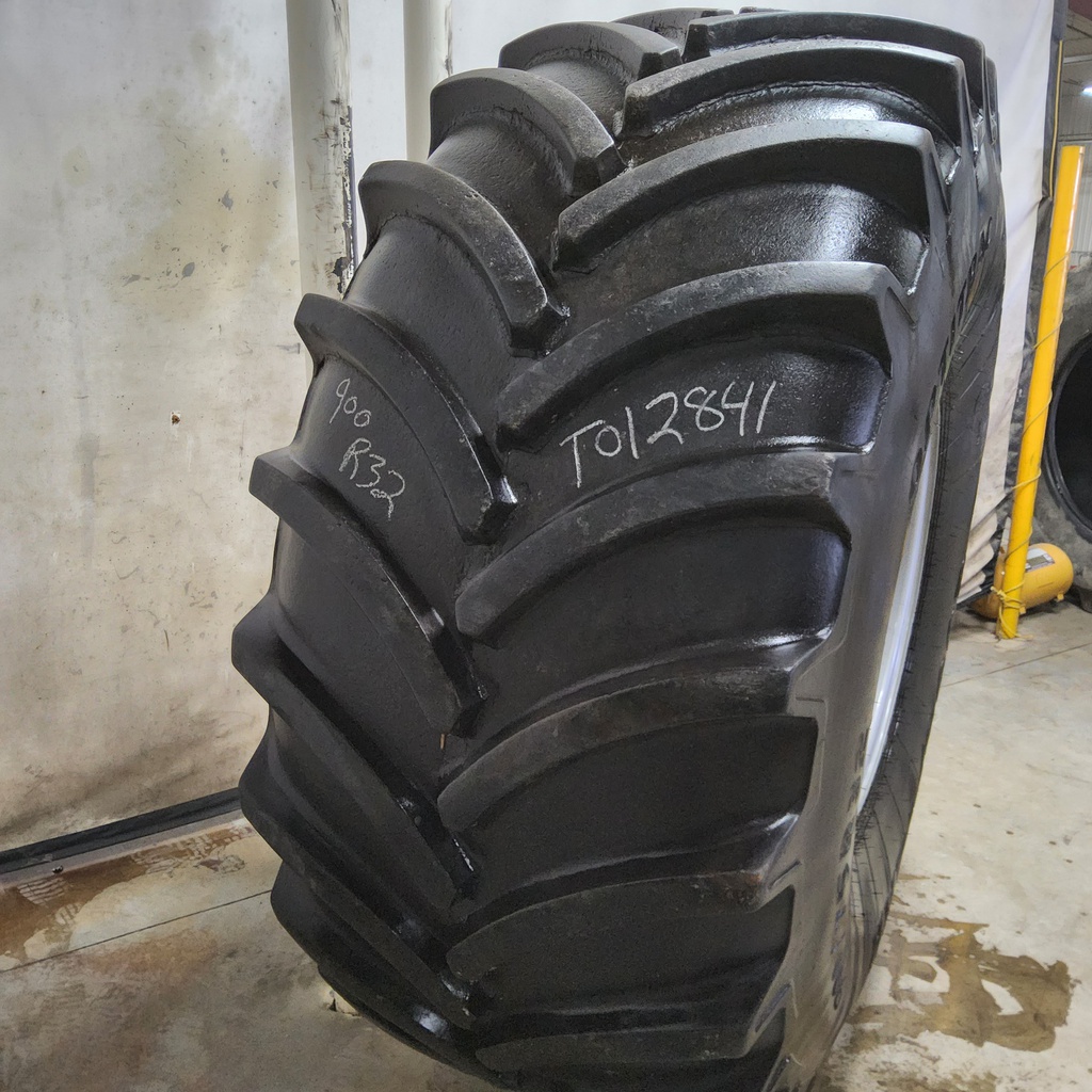 900/75R32 Goodyear Farm DT830 Optitrac R-1W 184A8/B 80%