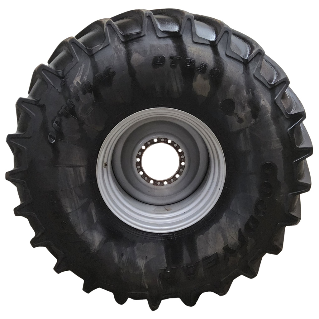 900/75R32 Goodyear Farm DT830 Optitrac R-1W on Case IH Silver Mist 10-Hole Formed Plate 80%