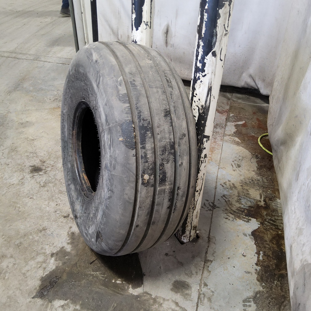 16.5/L-16.1 Goodyear Farm Utility SL I-1 , G (14 Ply) 90%
