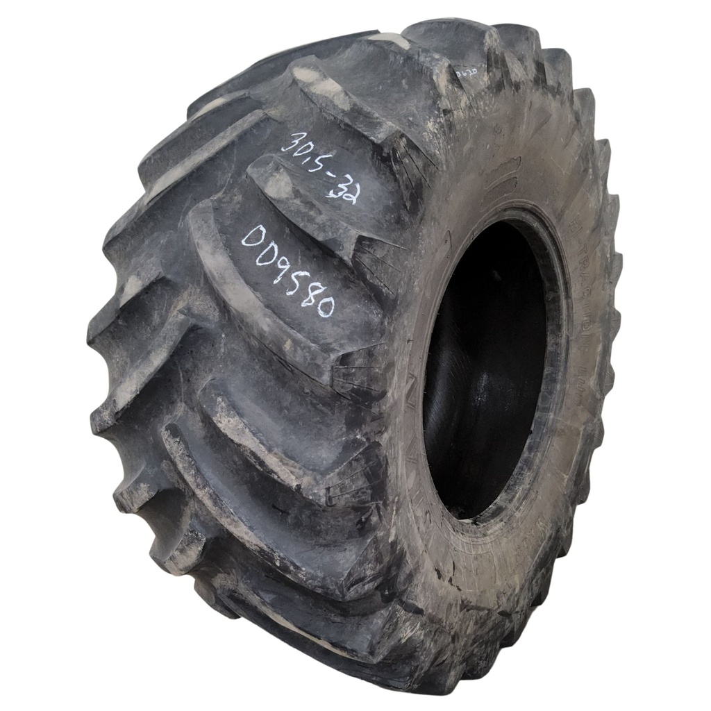 30.5/L-32 Titan Farm Hi Traction Lug R-1 , H (16 Ply) 70%