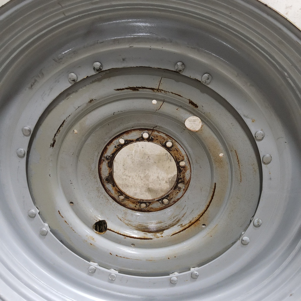 10-Hole Stub Disc (groups of 2 bolts) Center for 38"-54" Rim, Agco Corp Gray