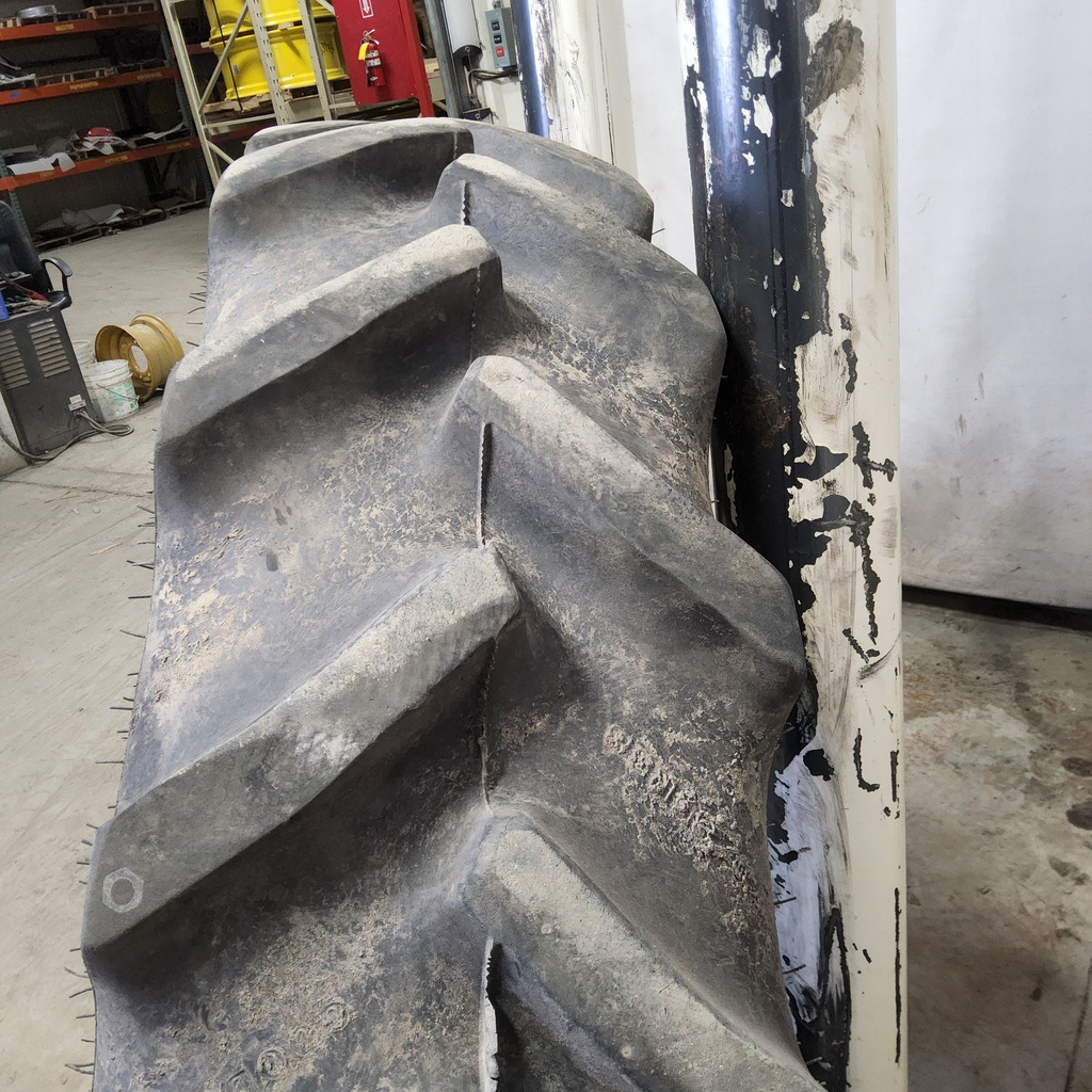 320/85R38 Goodyear Farm DT800 Super Traction R-1W 143B
