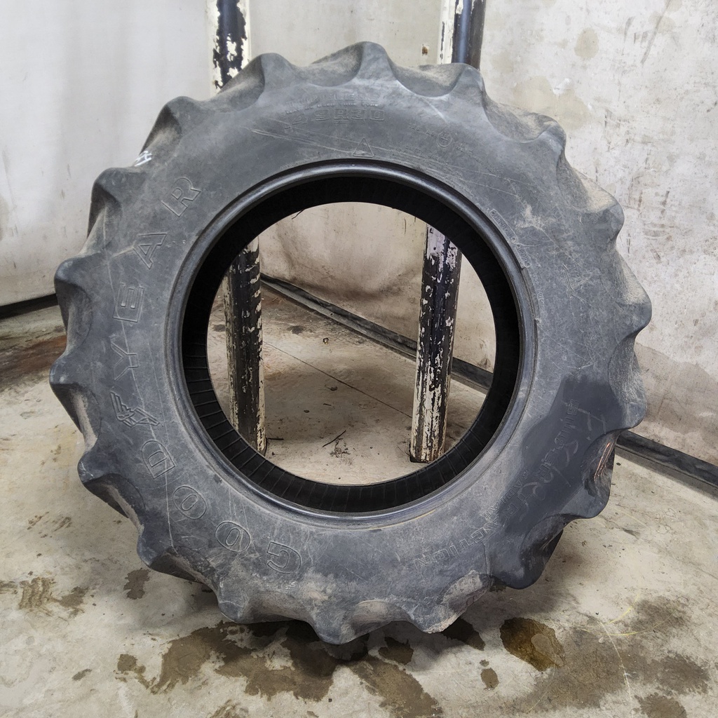 14.9/R30 Goodyear Farm Super Traction Radial R-1W 126B 55%