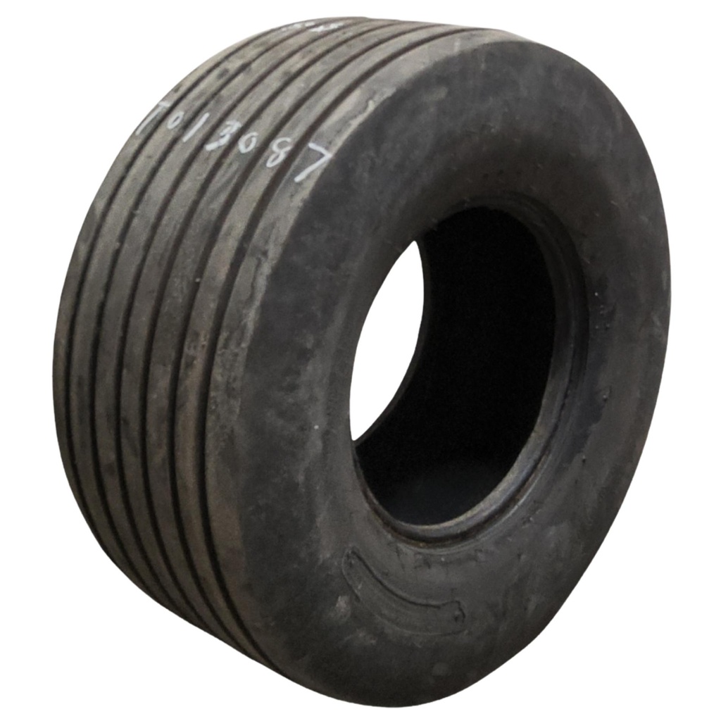 31/13.50-15 Goodyear Farm Terra Rib NHS HF-1 114B, D (8 Ply) 99%