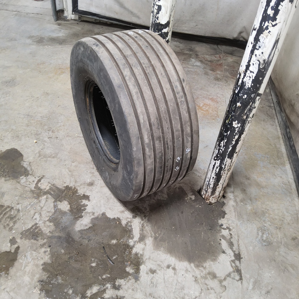 31/13.50-15 Goodyear Farm Terra Rib NHS HF-1 114B, D (8 Ply) 99%