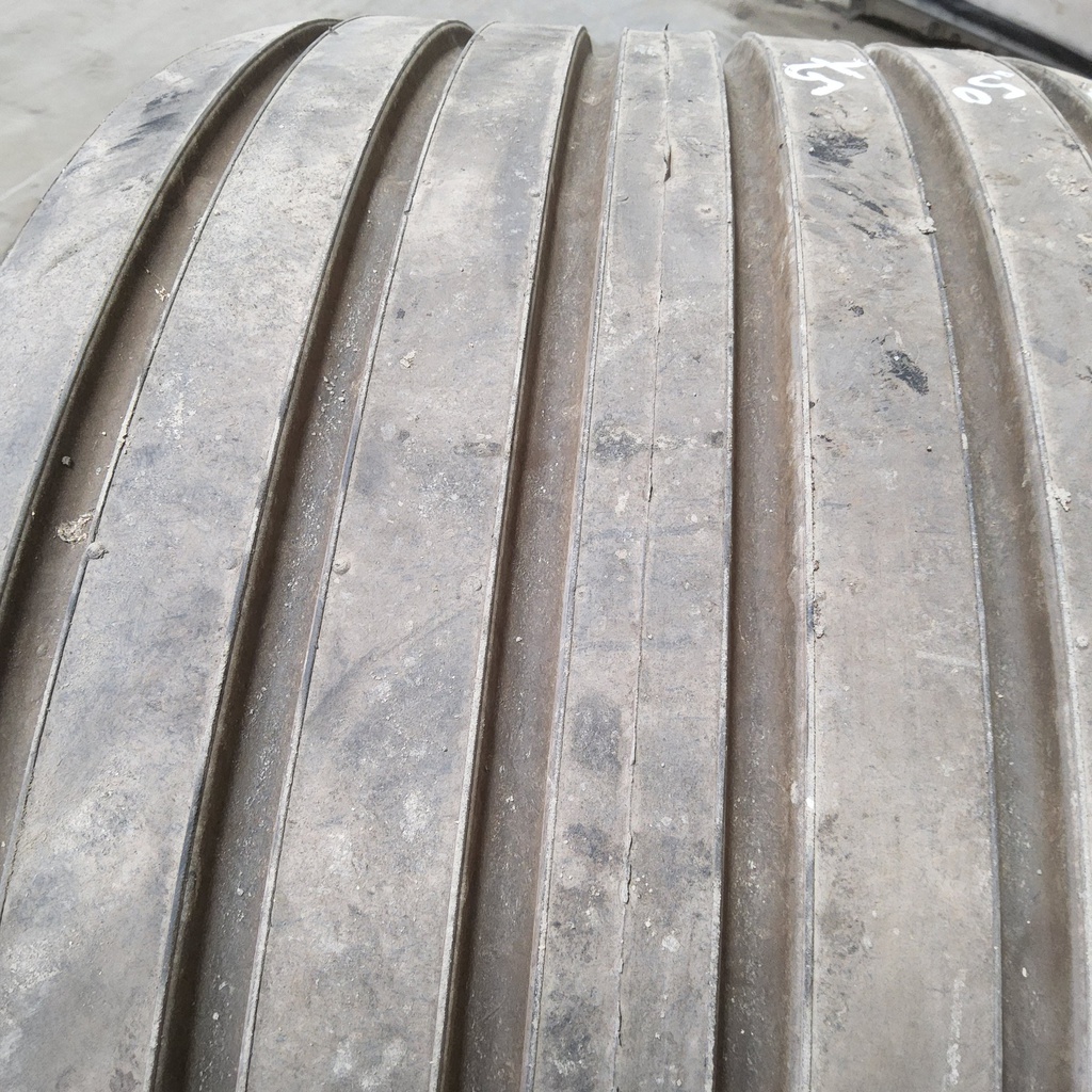 31/13.50-15 Goodyear Farm Terra Rib NHS HF-1 114B, D (8 Ply) 99%