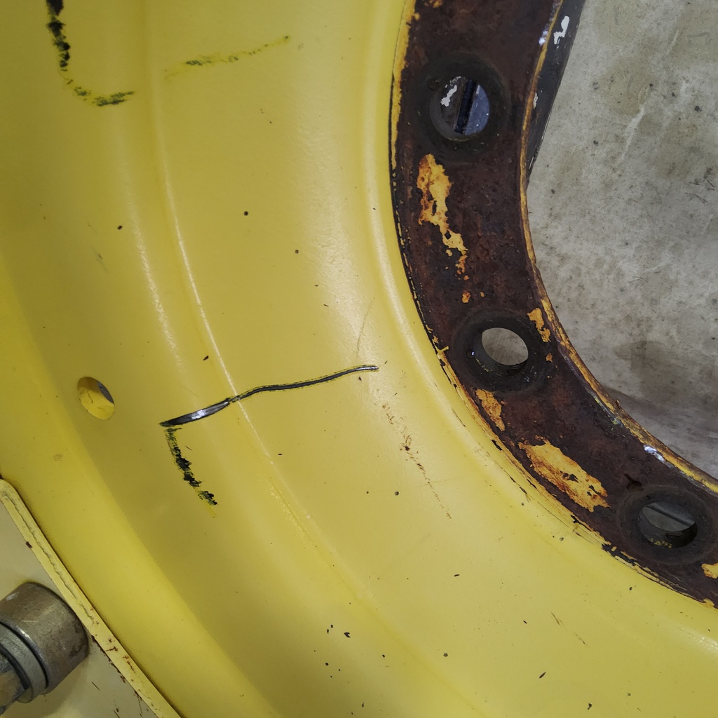 10-Hole Stub Disc Center for 38"-54" Rim, John Deere Yellow