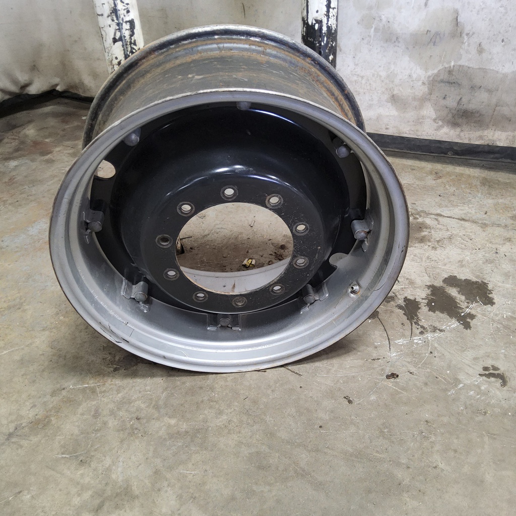 15"W x 30"D, Case IH Silver Mist 8-Hole Rim with Clamp/Loop Style