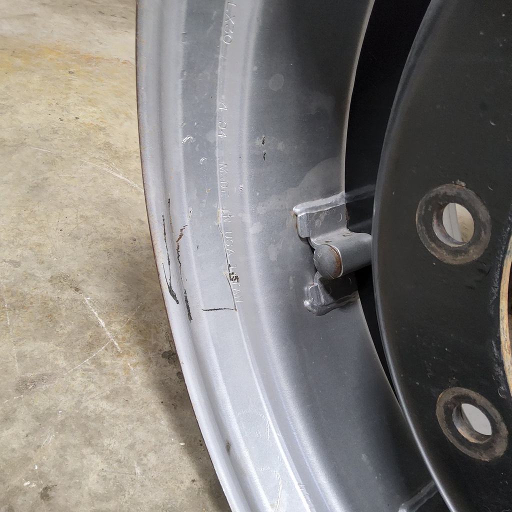 15"W x 30"D, Case IH Silver Mist 8-Hole Rim with Clamp/Loop Style