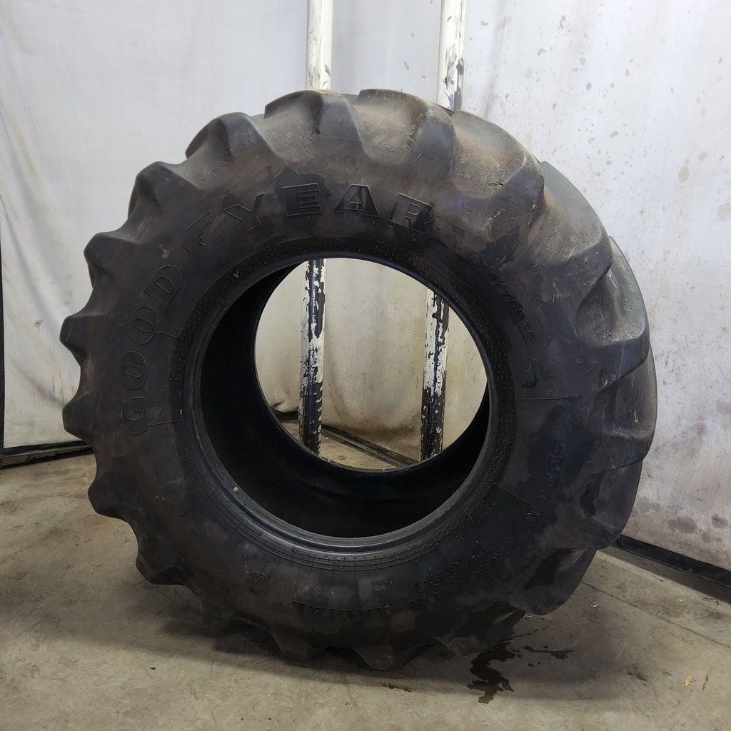 800/70R38 Goodyear Farm DT820 Super Traction R-1W 173B 85%