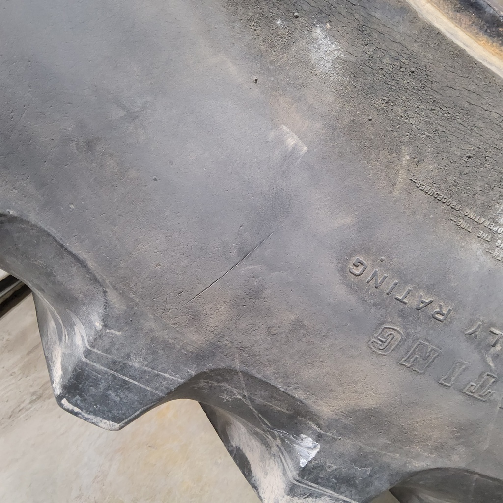 20.8/R42 Firestone Radial All Traction 23 R-1 155B, E (10 Ply) 65%