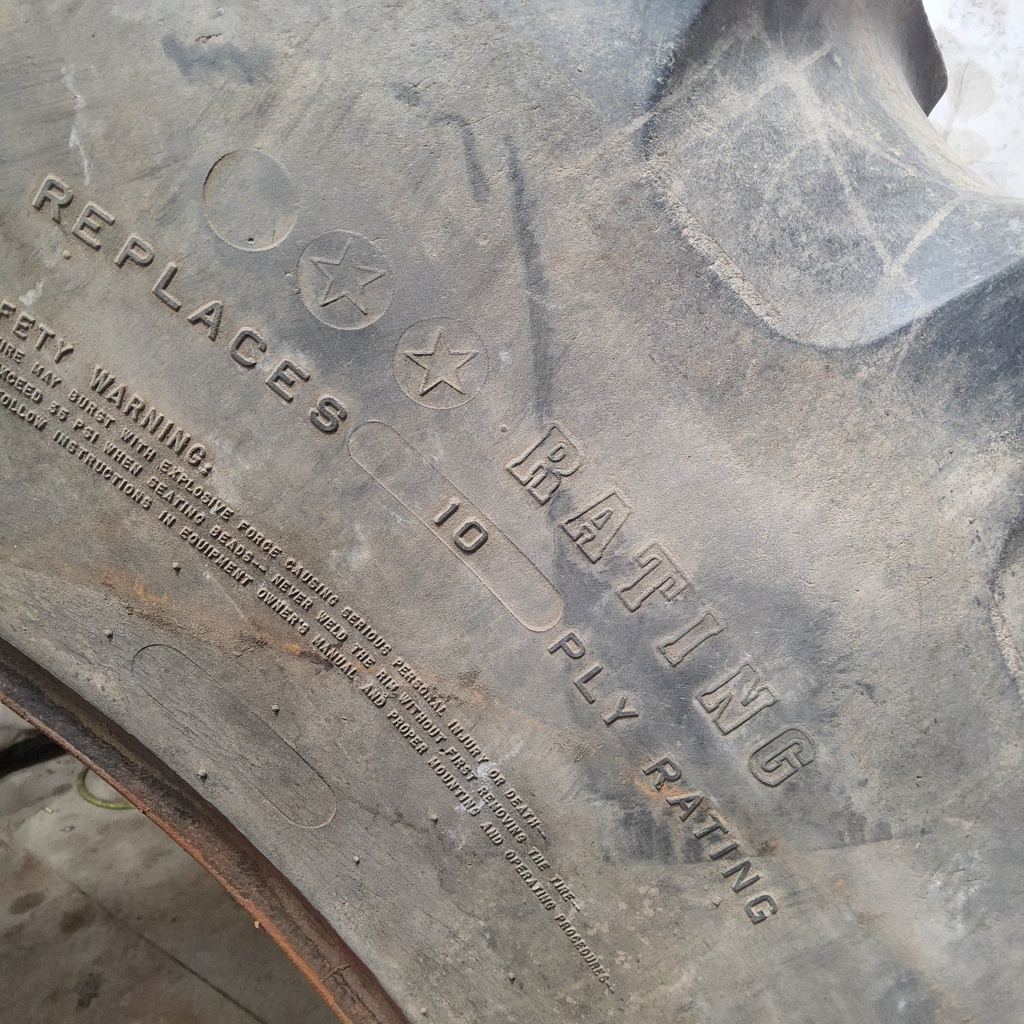 20.8/R42 Firestone Radial All Traction 23 R-1 155B, E (10 Ply) 60%