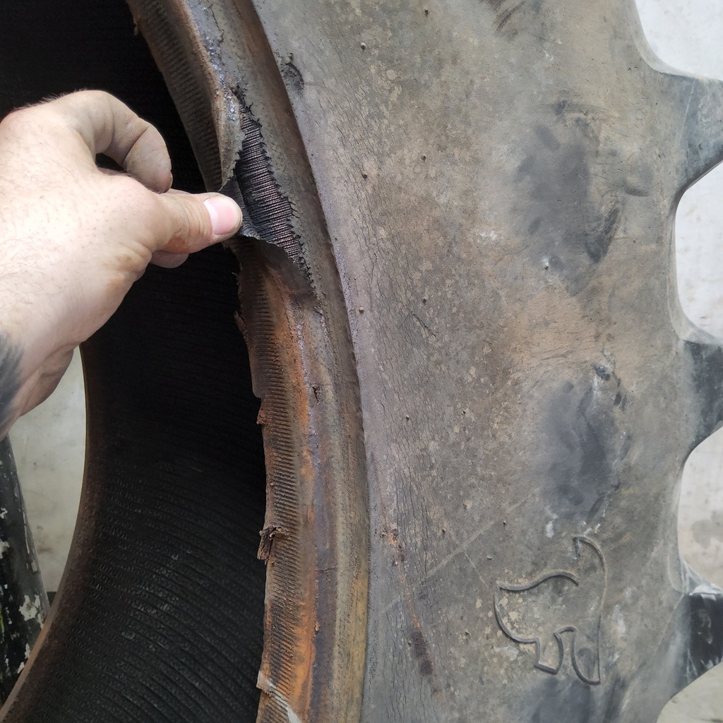 20.8/R42 Firestone Radial All Traction 23 R-1 155B, E (10 Ply) 60%