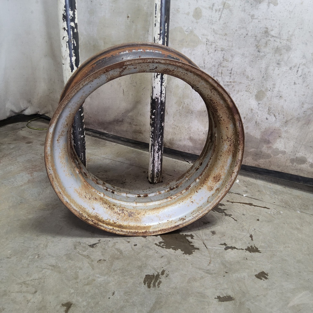 18"W x 42"D, Case IH Silver Mist 0-Hole Double Bevel 38" Cast