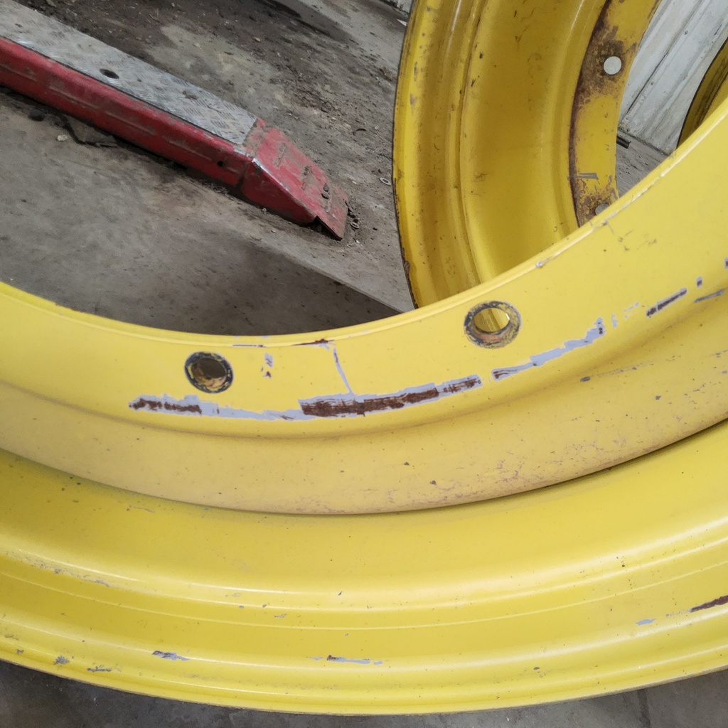 13"W x 50"D, John Deere Yellow 12-Hole Stub Disc Sprayer