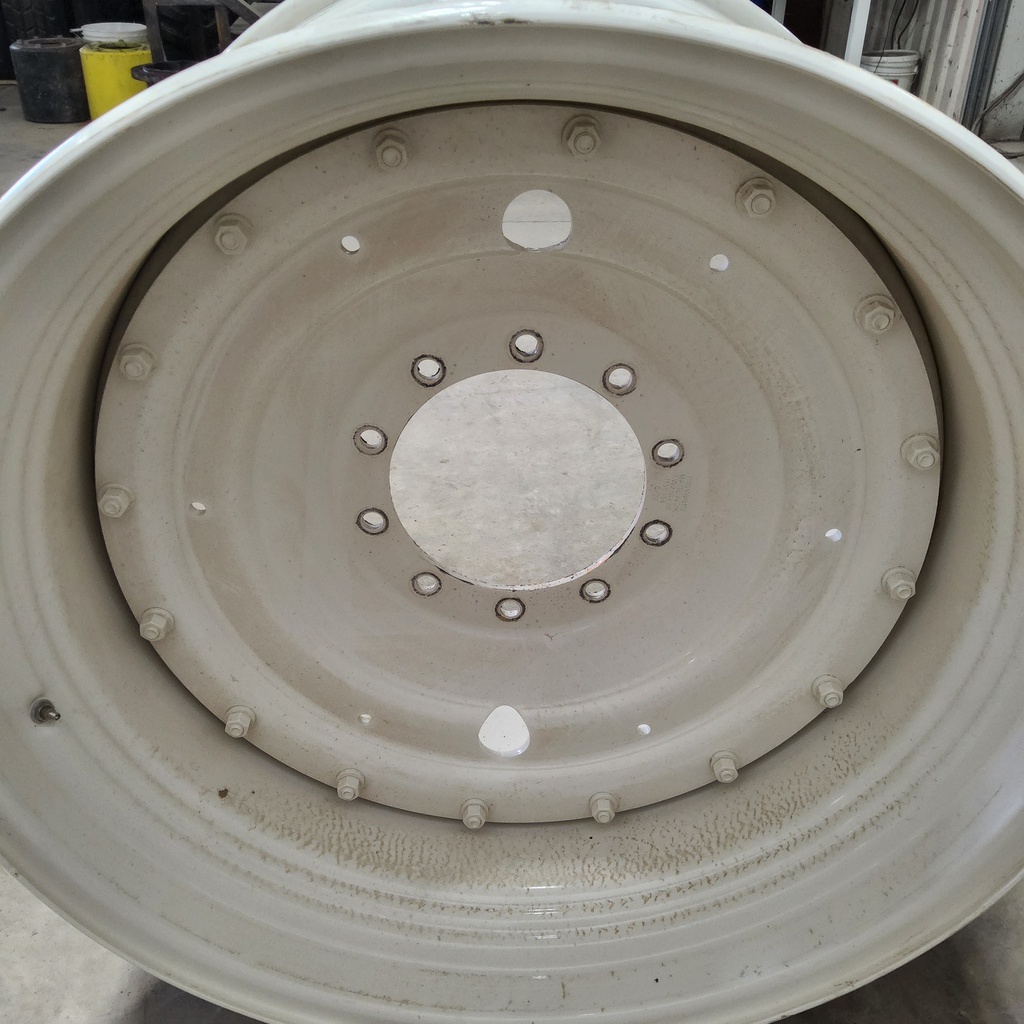 10-Hole Stub Disc Center for 38"-54" Rim, New Holland White