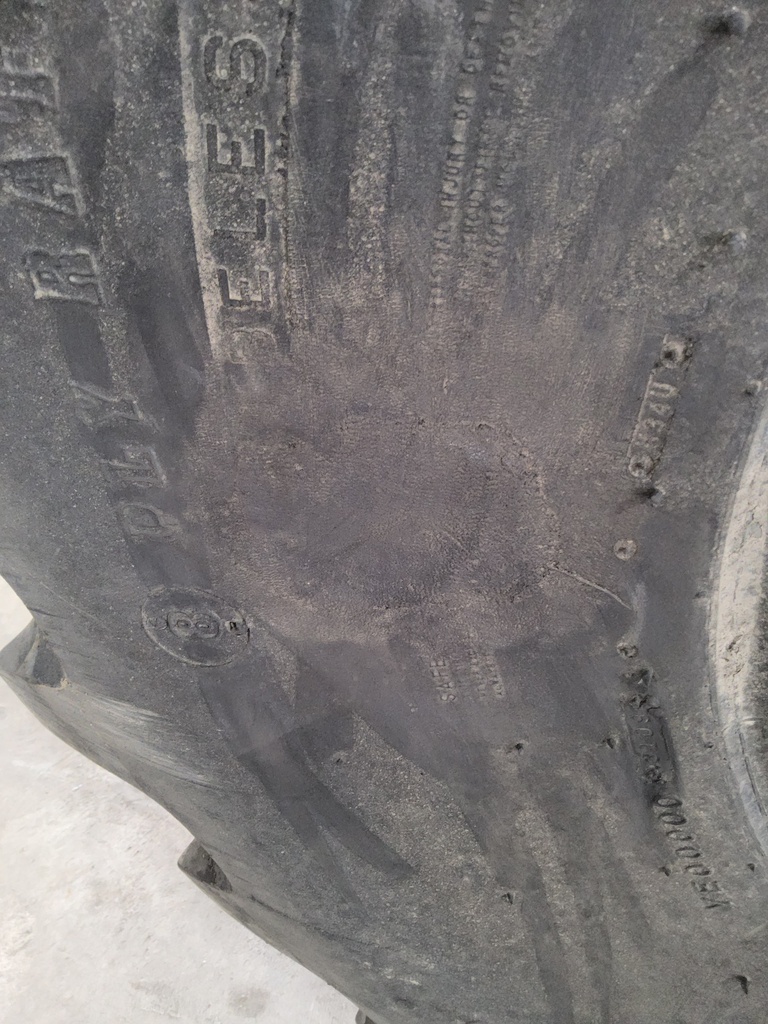 23.1/-26 Firestone Super All Traction 23 R-1 , D (8 Ply) 90%